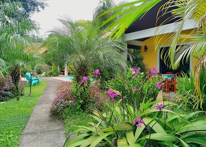 Lakegardens Arenal Condos