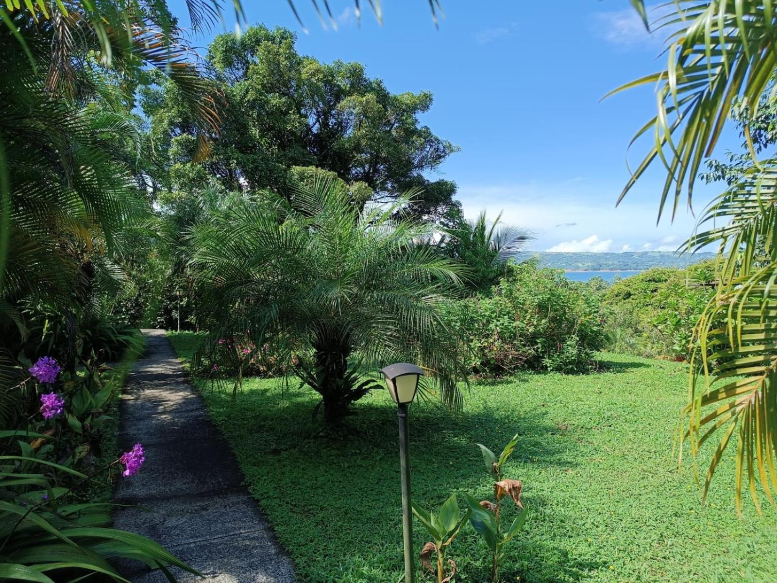 Lakegardens Arenal *